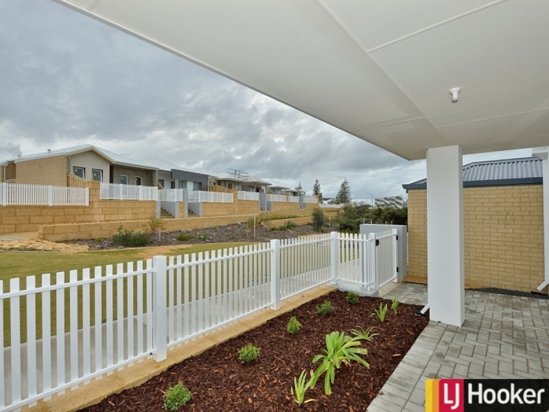 1 Tamarind Lane, Halls Head WA 6210