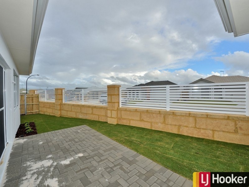 1 Tamarind Lane, Halls Head WA 6210