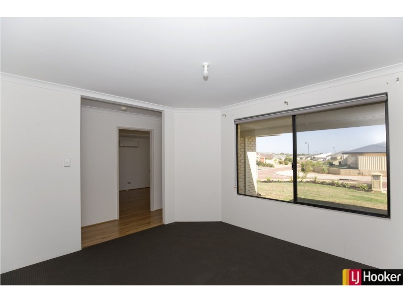 11 Rayner Promenade, Lakelands WA 6180