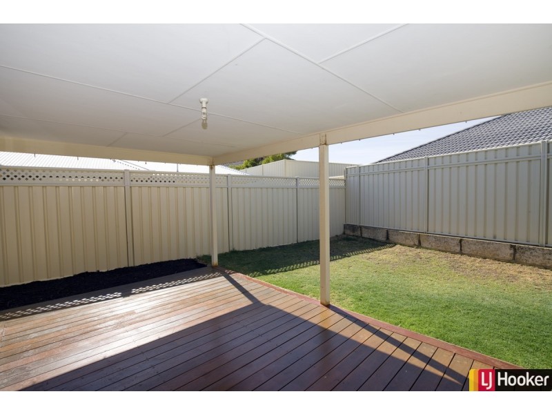 11 Rayner Promenade, Lakelands WA 6180