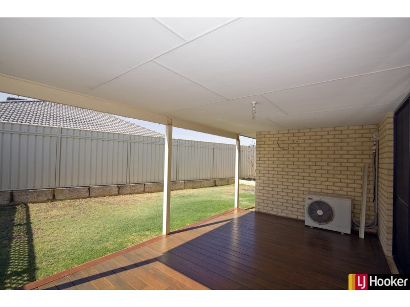 11 Rayner Promenade, Lakelands WA 6180