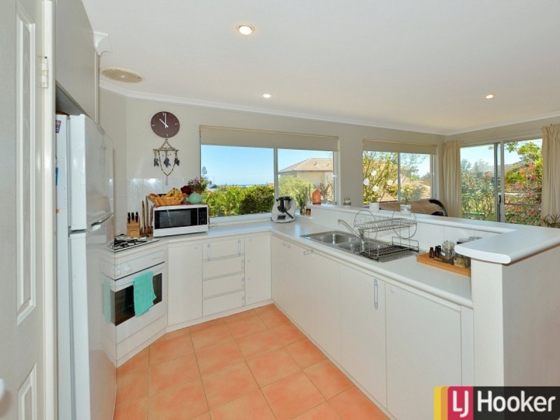 25B Janis Street, Halls Head WA 6210