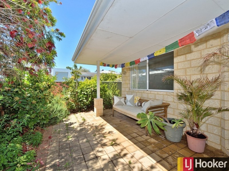 25B Janis Street, Halls Head WA 6210