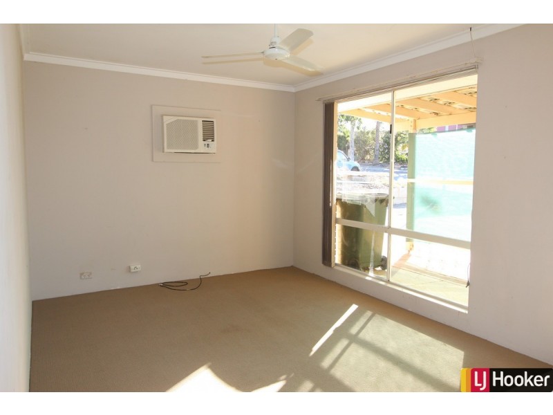 4 Mahogany Drive, Halls Head WA 6210