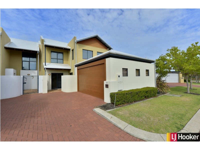 9/3 Piccolo Place, Halls Head WA 6210