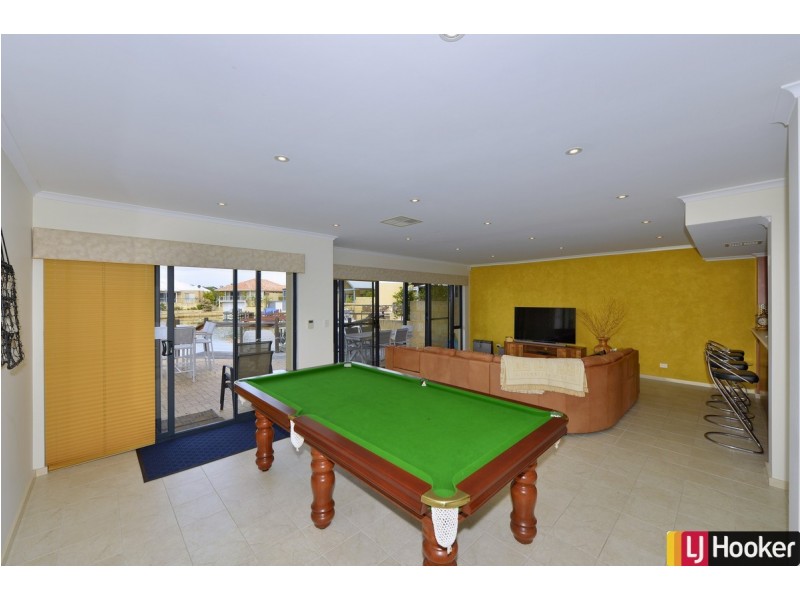 9/3 Piccolo Place, Halls Head WA 6210