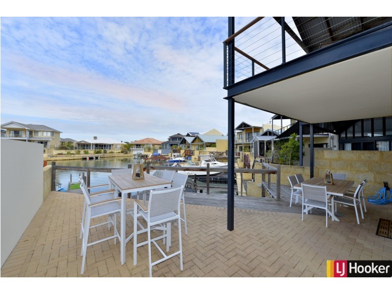 9/3 Piccolo Place, Halls Head WA 6210