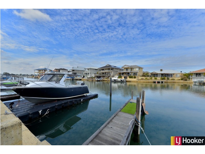 9/3 Piccolo Place, Halls Head WA 6210