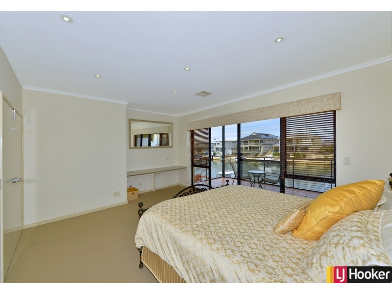 9/3 Piccolo Place, Halls Head WA 6210