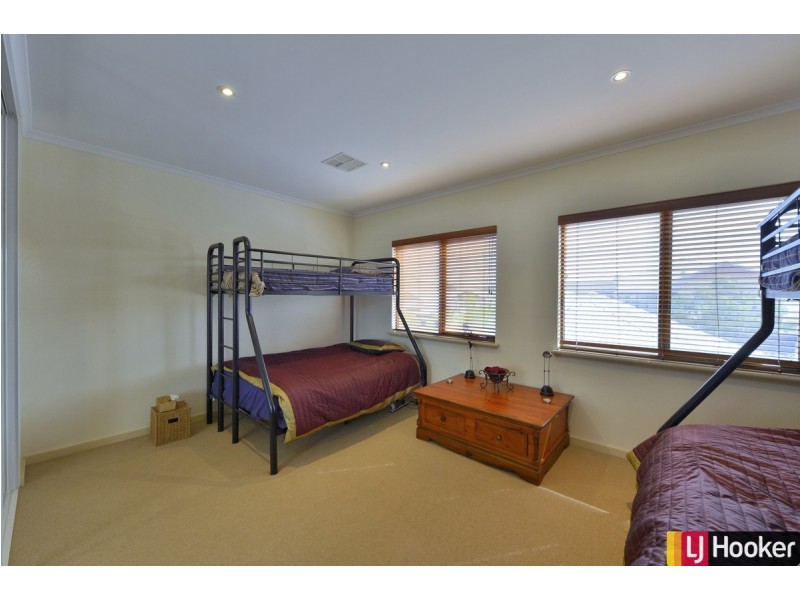 9/3 Piccolo Place, Halls Head WA 6210