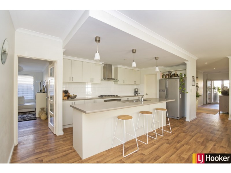 295 Peelwood Parade, Halls Head WA 6210