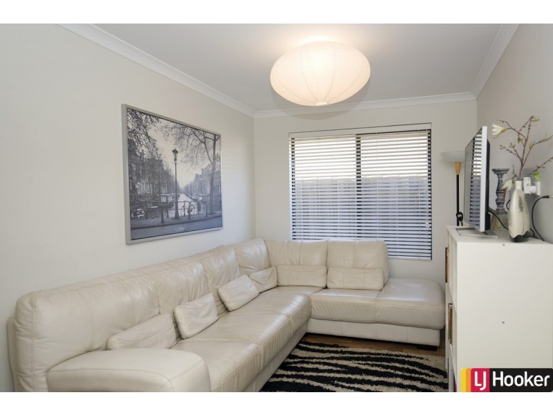 295 Peelwood Parade, Halls Head WA 6210