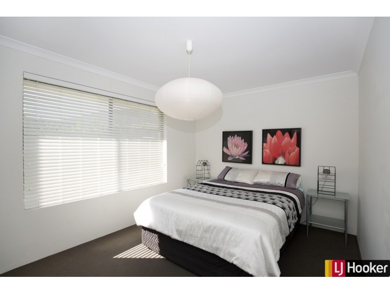 295 Peelwood Parade, Halls Head WA 6210