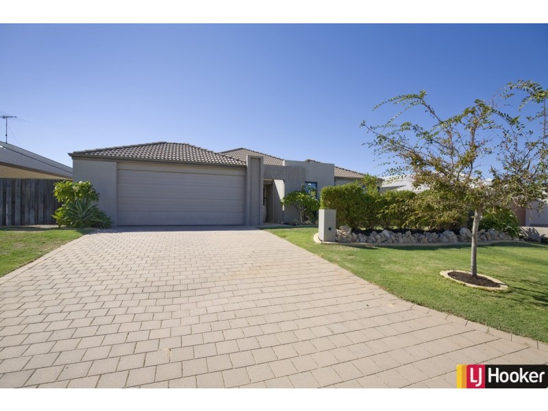 295 Peelwood Parade, Halls Head WA 6210