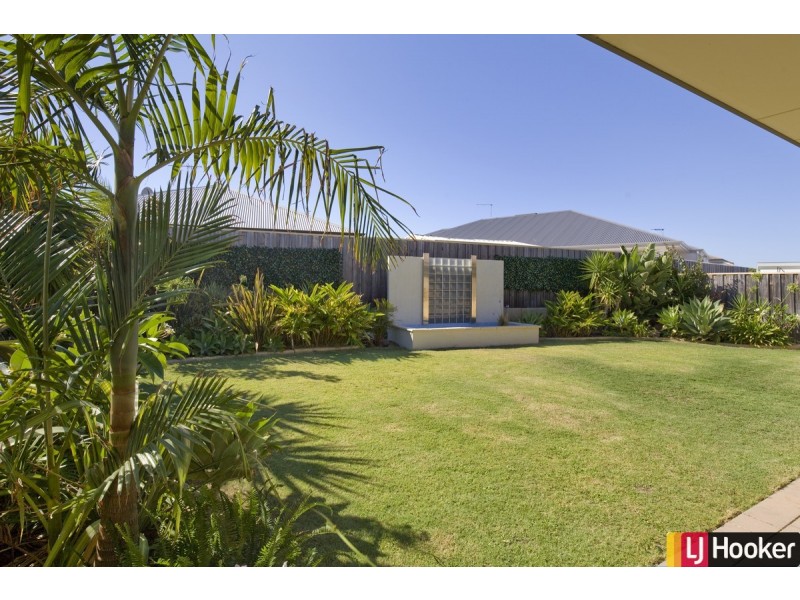 295 Peelwood Parade, Halls Head WA 6210