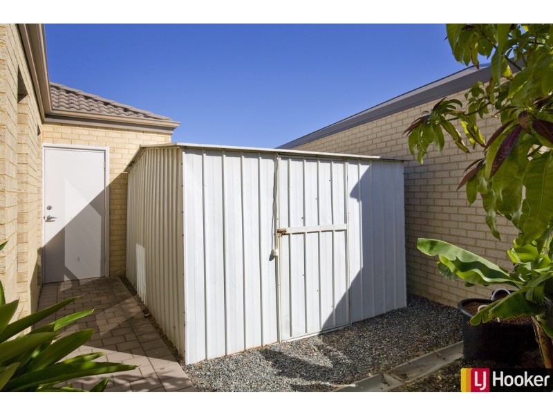 295 Peelwood Parade, Halls Head WA 6210