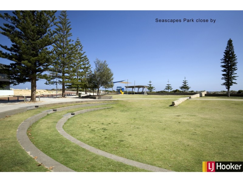 295 Peelwood Parade, Halls Head WA 6210