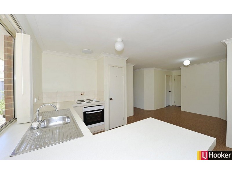 2/2 Medford Court, Meadow Springs WA 6210