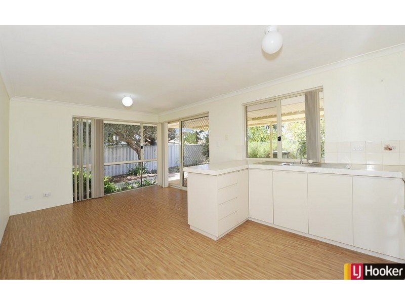 2/2 Medford Court, Meadow Springs WA 6210