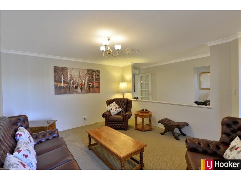 11 Caslano Road, Meadow Springs WA 6210