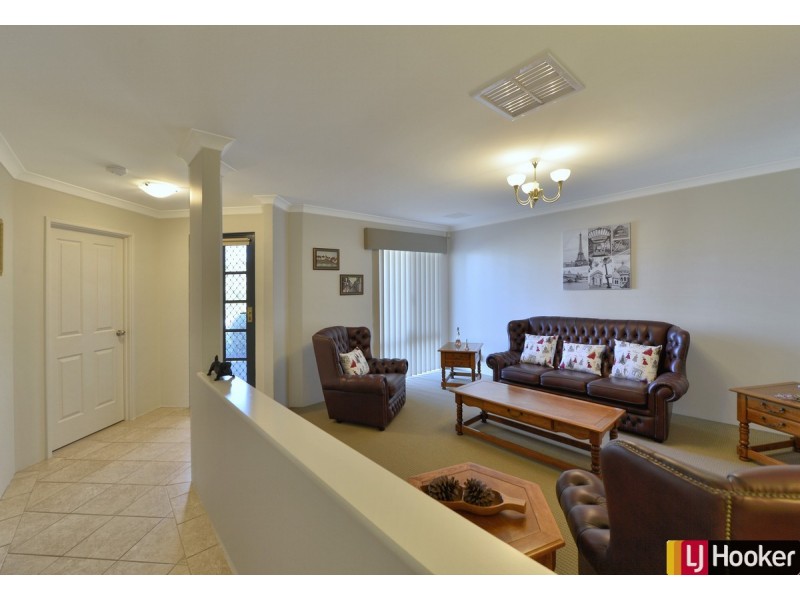 11 Caslano Road, Meadow Springs WA 6210