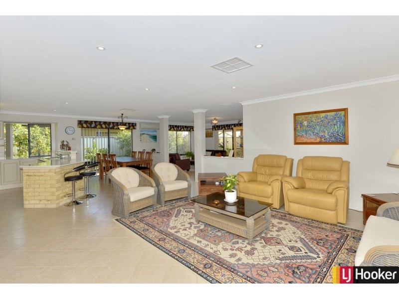 11 Caslano Road, Meadow Springs WA 6210