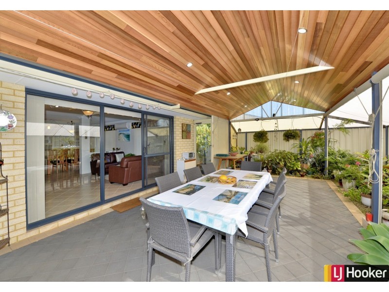 11 Caslano Road, Meadow Springs WA 6210