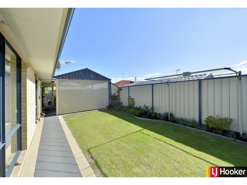 11 Caslano Road, Meadow Springs WA 6210