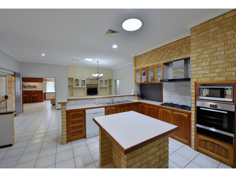 11 Sylvan Court, Singleton WA 6175