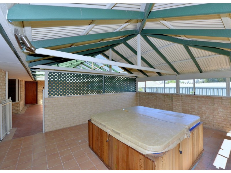 11 Sylvan Court, Singleton WA 6175