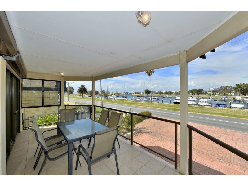 52 Mary Street, Halls Head WA 6210
