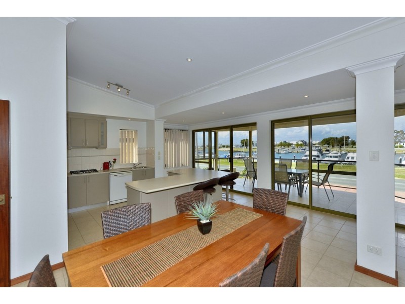 52 Mary Street, Halls Head WA 6210