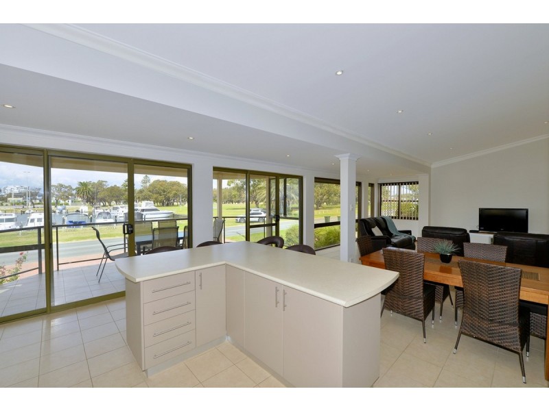 52 Mary Street, Halls Head WA 6210
