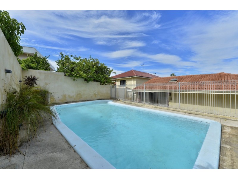 52 Mary Street, Halls Head WA 6210