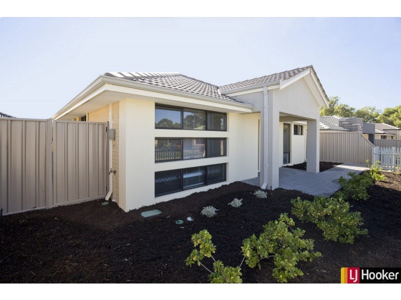 8 Rochdale Circle, Meadow Springs WA 6210