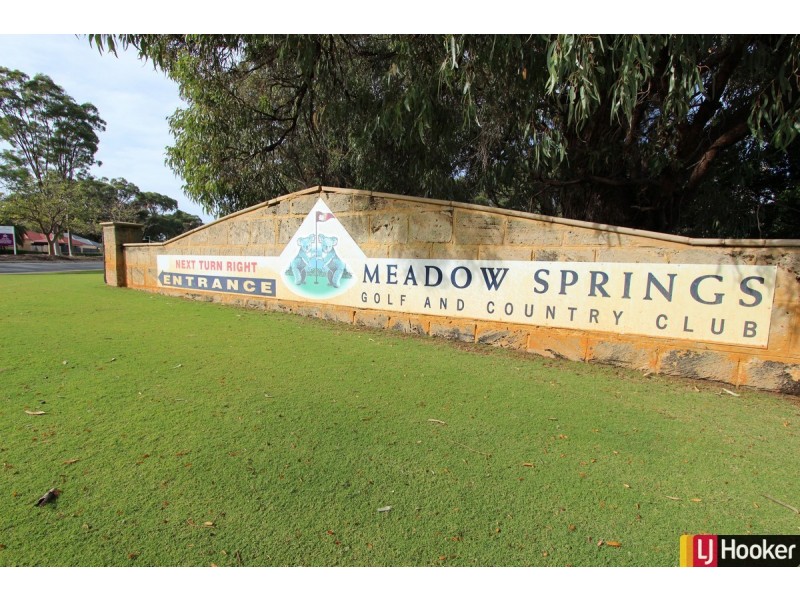 24 Pinehurst Loop, Meadow Springs WA 6210