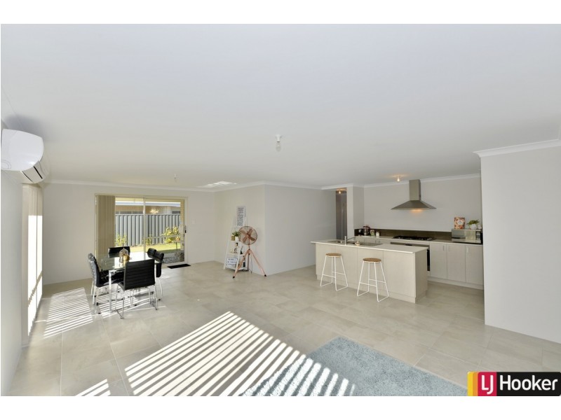 10 Scrubwren Way, Erskine WA 6210