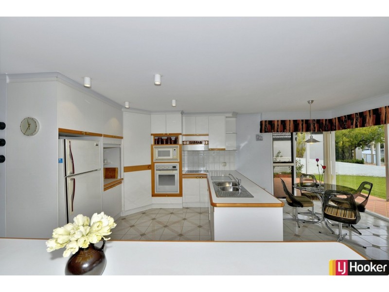 29 Warren Place, Dudley Park WA 6210