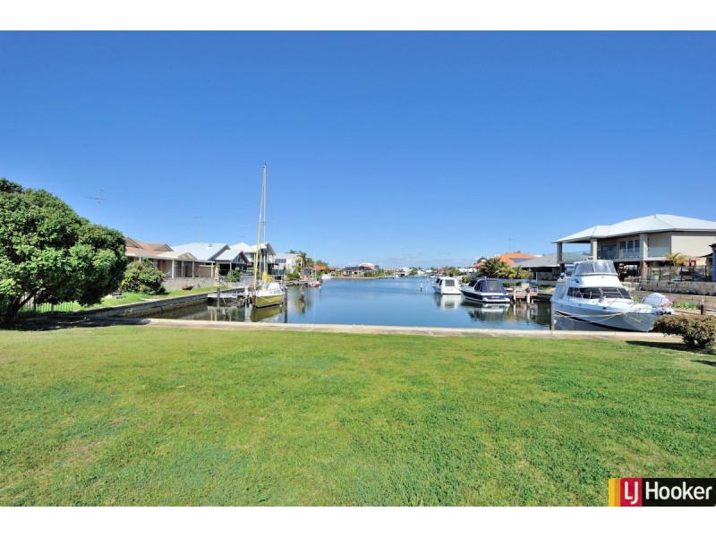 8 Parkwater Cove, Halls Head WA 6210
