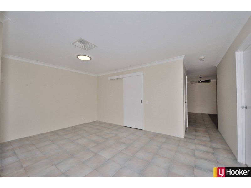 8 Parkwater Cove, Halls Head WA 6210