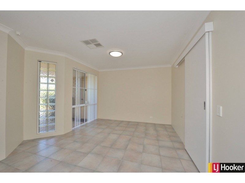 8 Parkwater Cove, Halls Head WA 6210