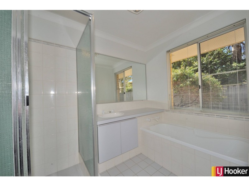 8 Parkwater Cove, Halls Head WA 6210