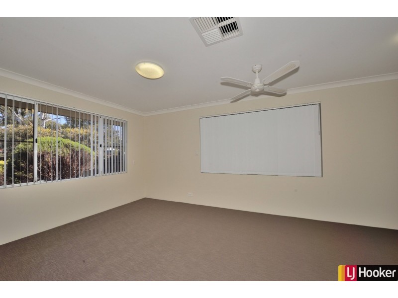 8 Parkwater Cove, Halls Head WA 6210