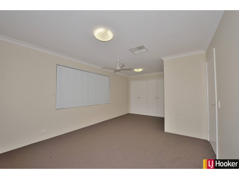 8 Parkwater Cove, Halls Head WA 6210