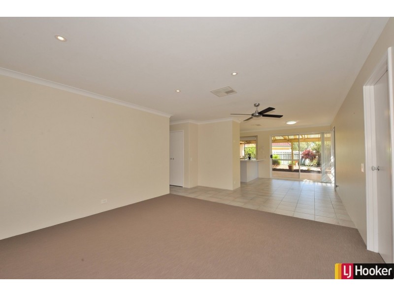 8 Parkwater Cove, Halls Head WA 6210