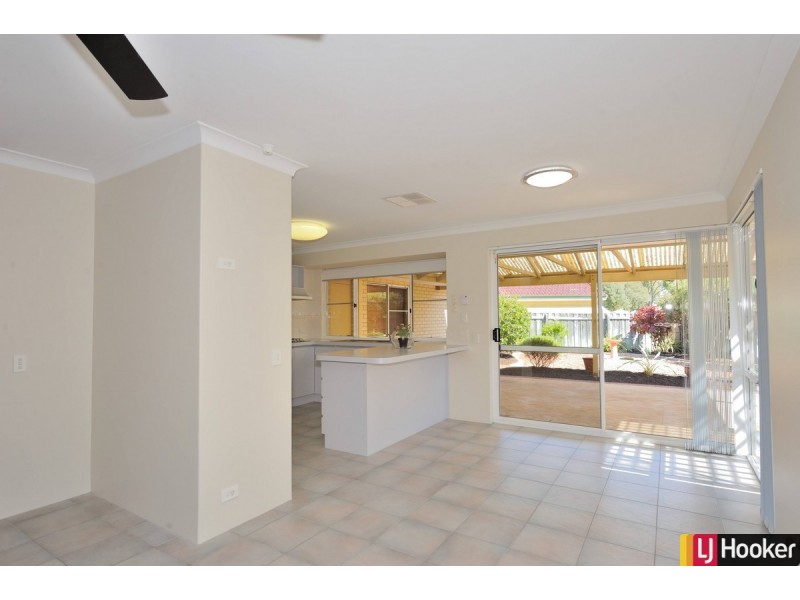 8 Parkwater Cove, Halls Head WA 6210