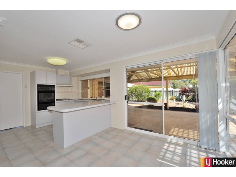 8 Parkwater Cove, Halls Head WA 6210