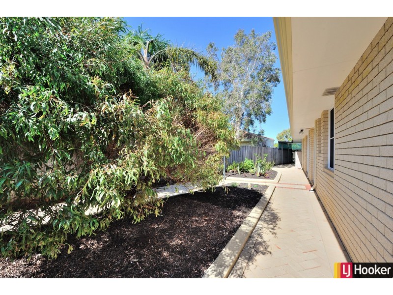 8 Parkwater Cove, Halls Head WA 6210
