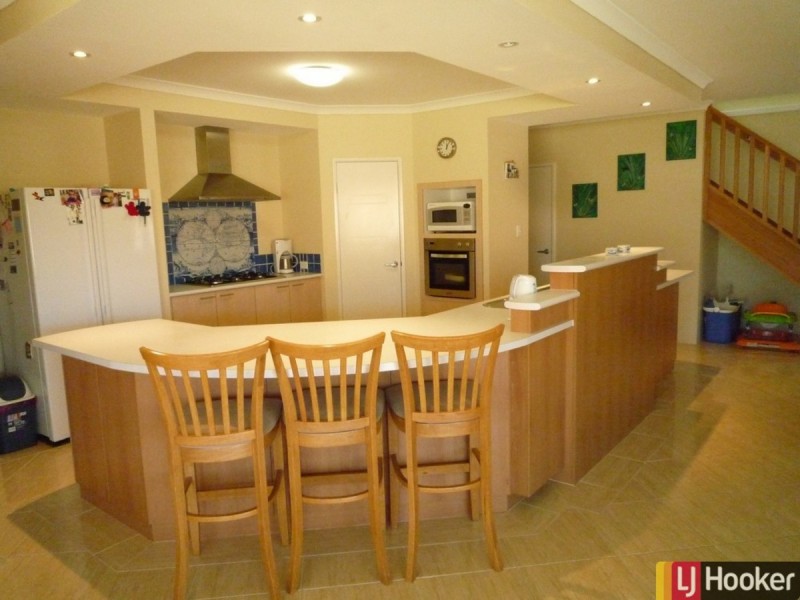 20 Bookleaf Loop, Halls Head WA 6210