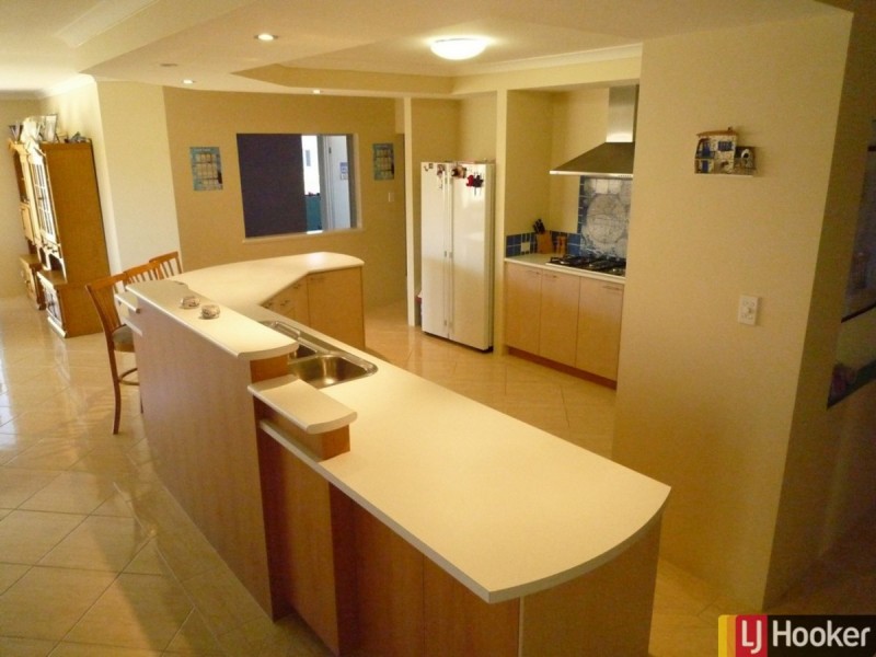 20 Bookleaf Loop, Halls Head WA 6210